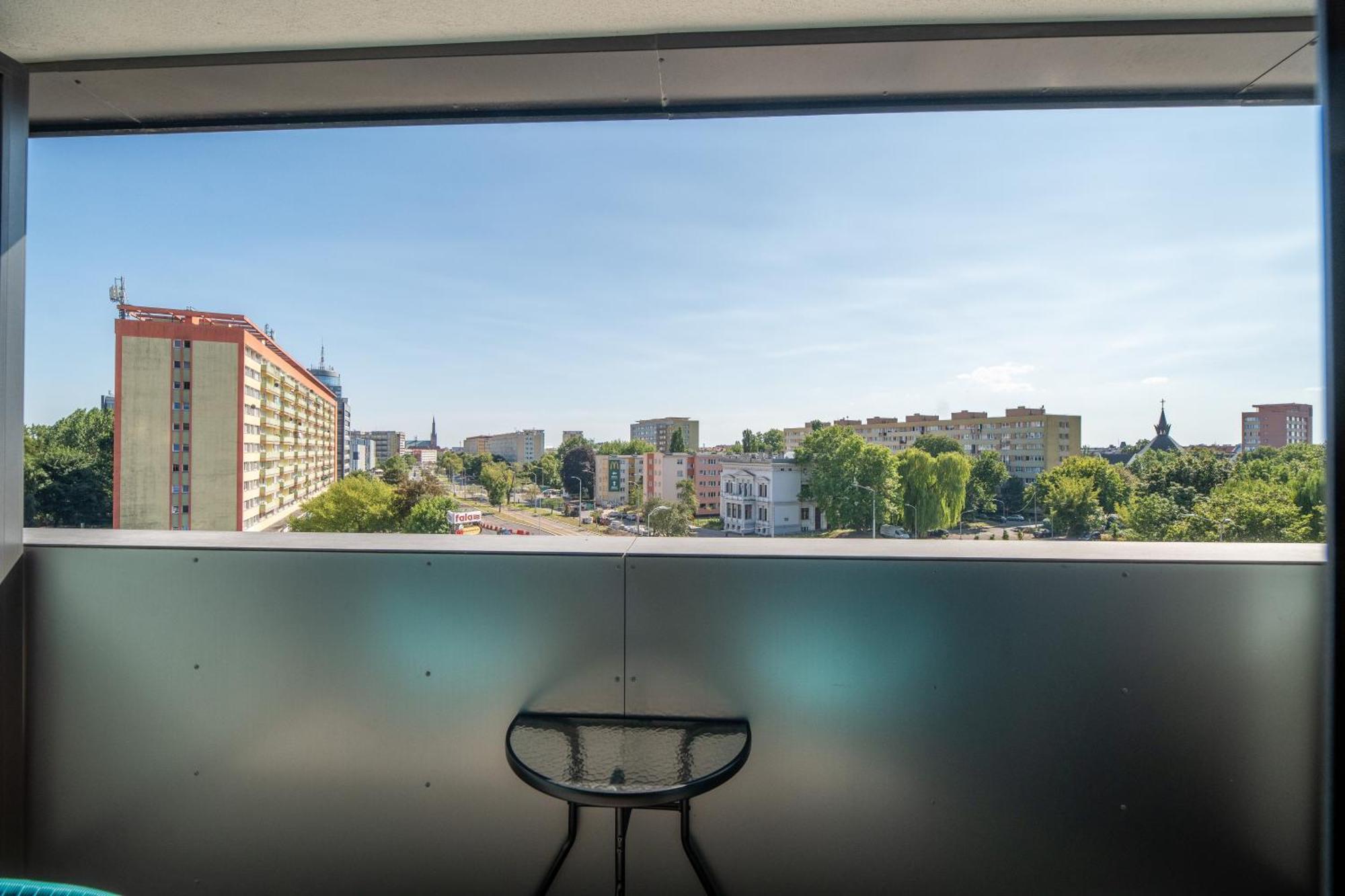 Hanza Tower Luxury Apartment